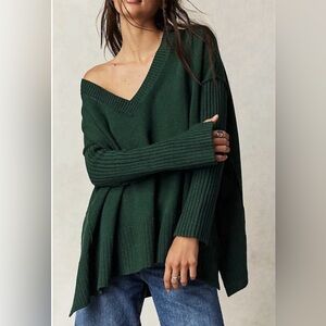 NWT FREE PEOPLE Orion Tunic
Oversized Sweater